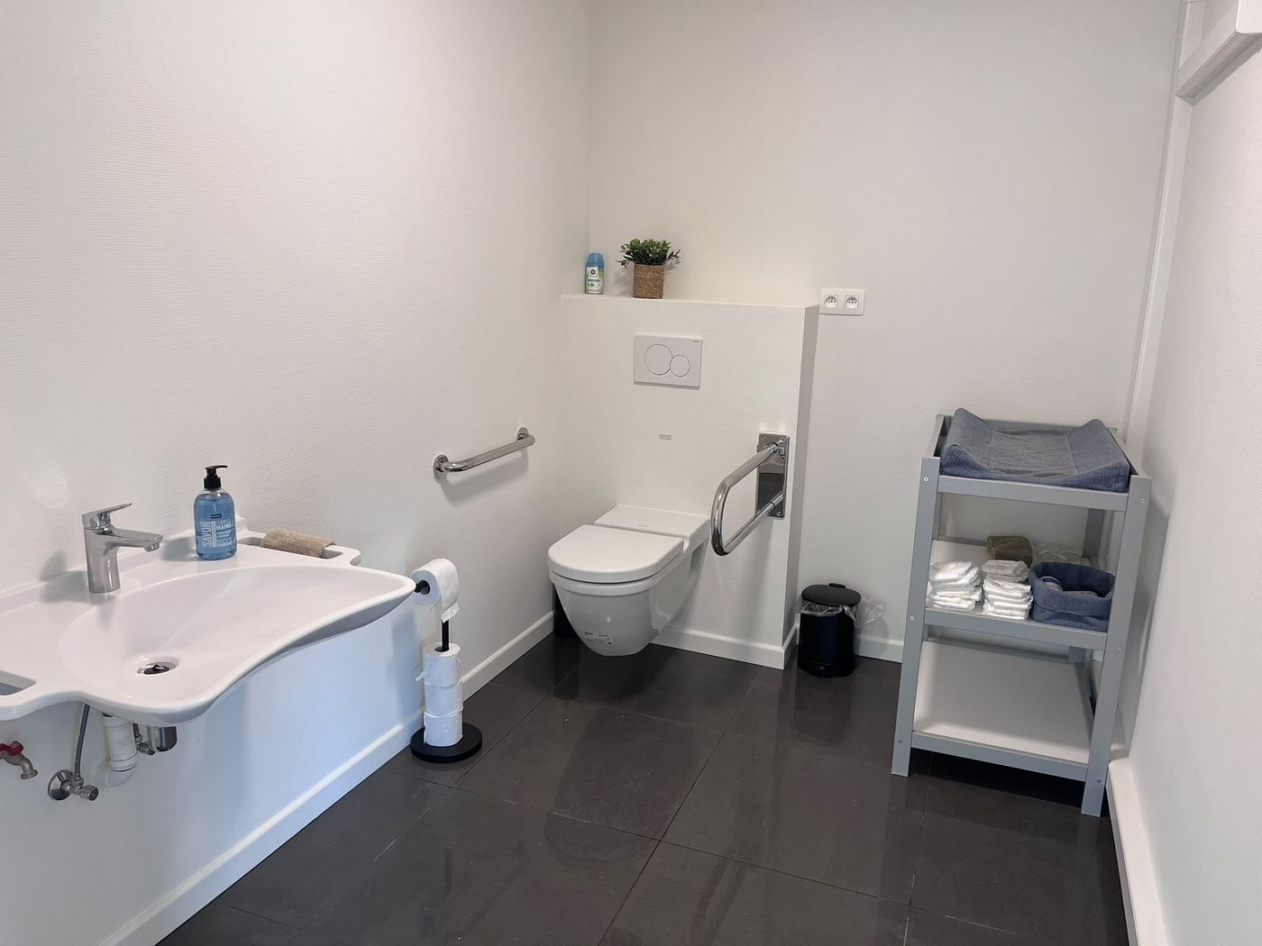Sanitaires accessibles PMR du centre